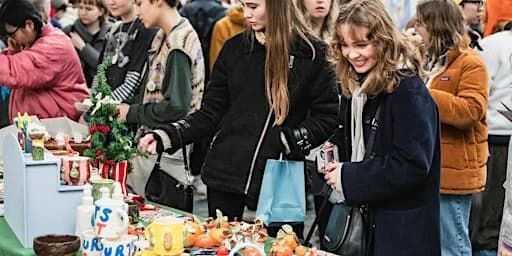 Christmas Independent Ceramics Market